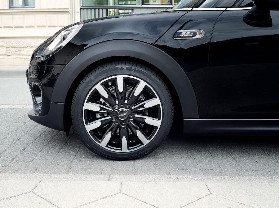 Колеса Mini Cooper 5-Door Blackfriars (F56) 2017 года  (FR) (фото 10 из 10)